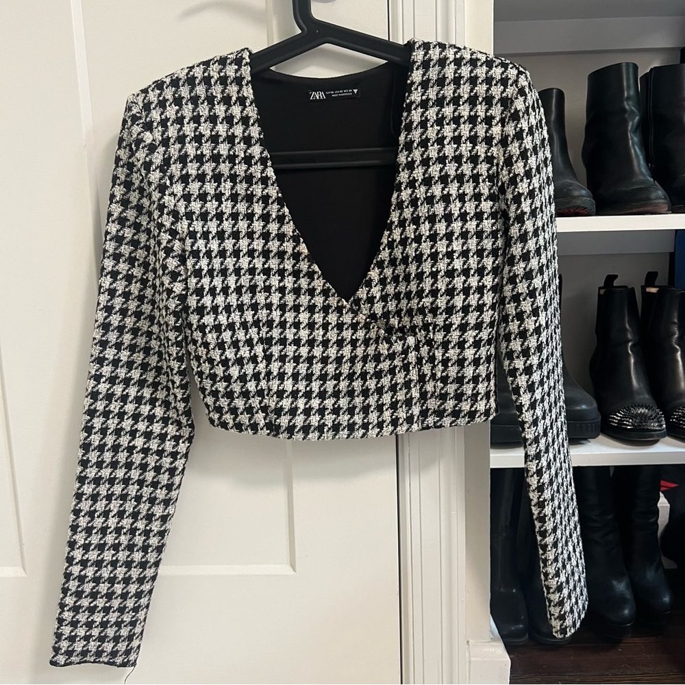 Zara houndstooth black and white long sleeve crop top